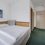 Hotell Airport-messe-hotel Stetten 3*