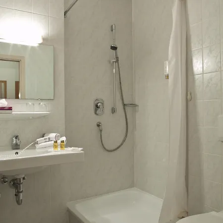 Airport-hotel Stetten ליינפלדן-אכטרדינגן