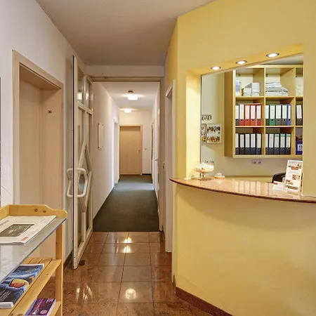 Airport-messe-hotel Stetten 3*