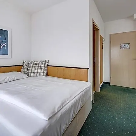 Airport-hotel Stetten 3*